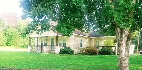 574 Duke Whittaker Rd - Photo 2 of 17