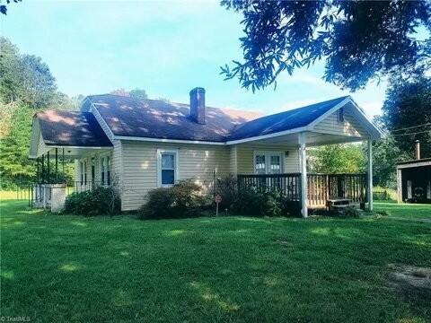 574 Duke Whittaker Rd - Photo 3 of 17