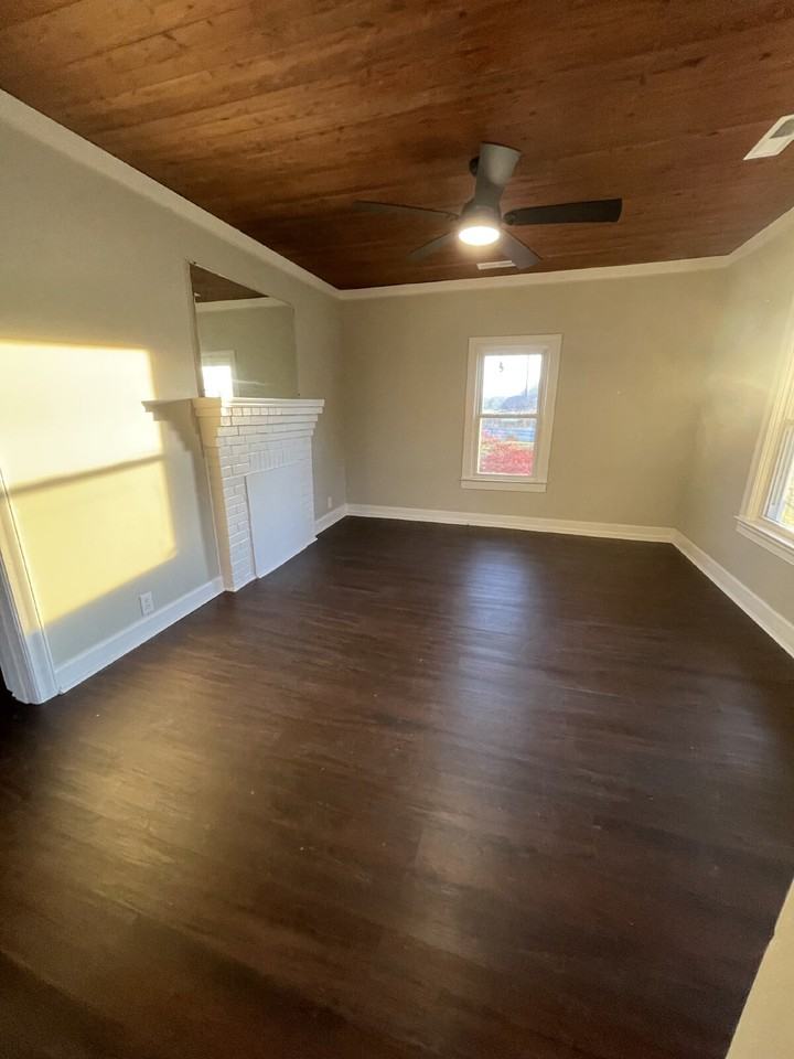 574 Duke Whittaker Rd - Photo 6 of 17