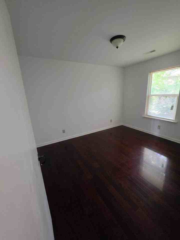 604 41st Ave N #C - Photo 3 of 5