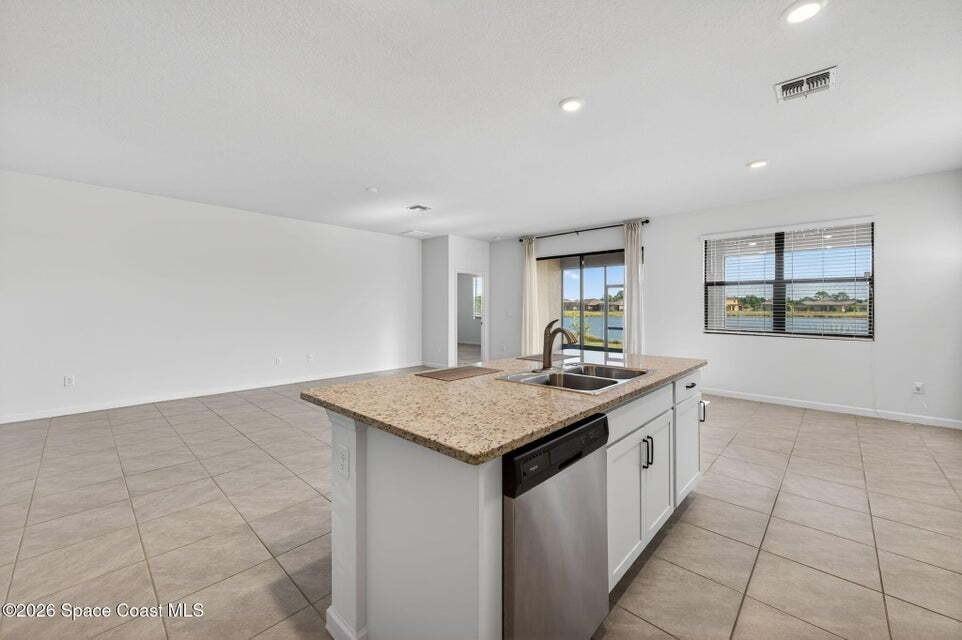 830 Remington Green Dr Se - Photo 6 of 17