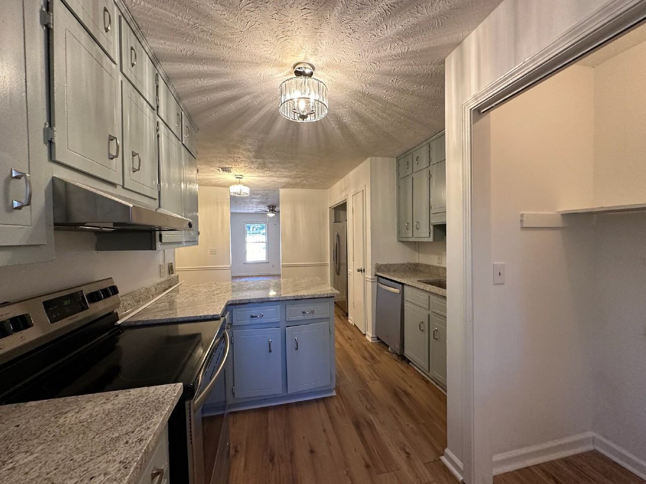 5172 Ridge Forest Dr - Photo 4 of 19