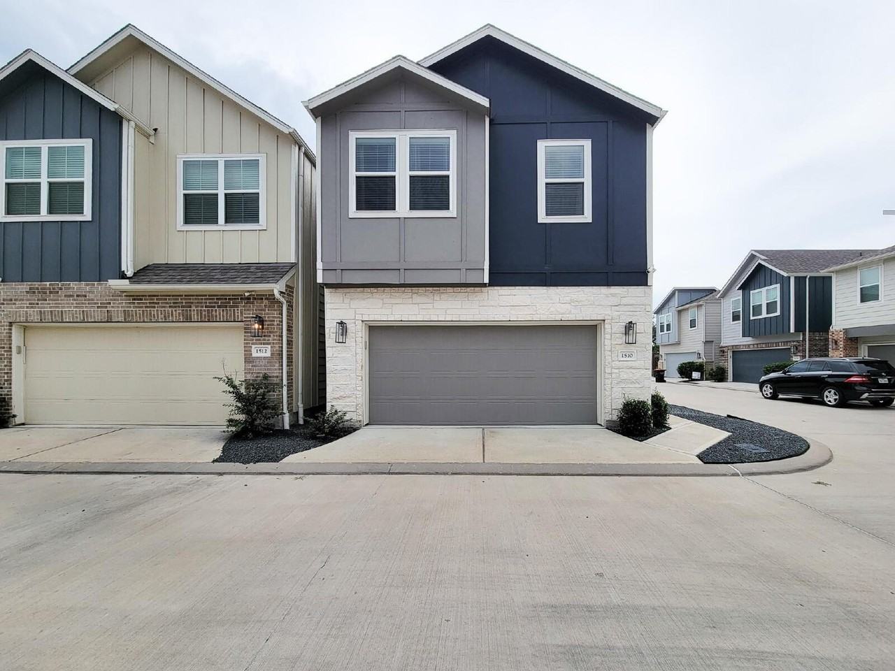 1510 Lakeline Oak Dr