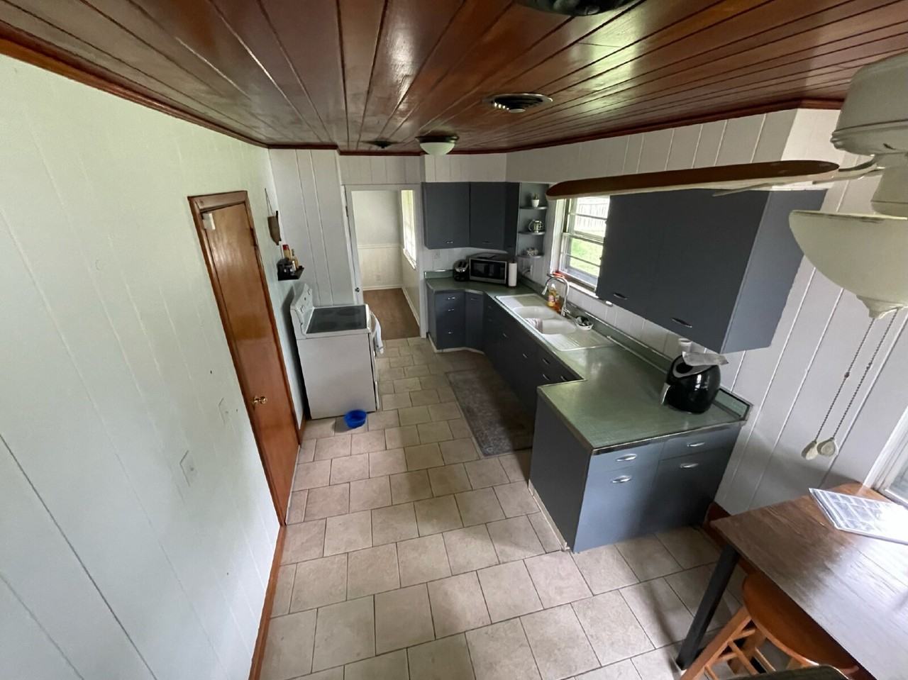 2920 Highwoods Dr - Photo 2 of 15