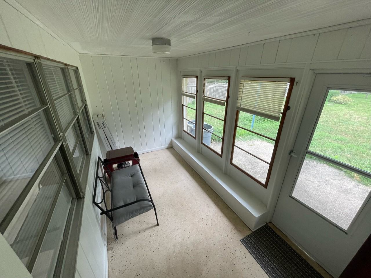 2920 Highwoods Dr - Photo 6 of 15