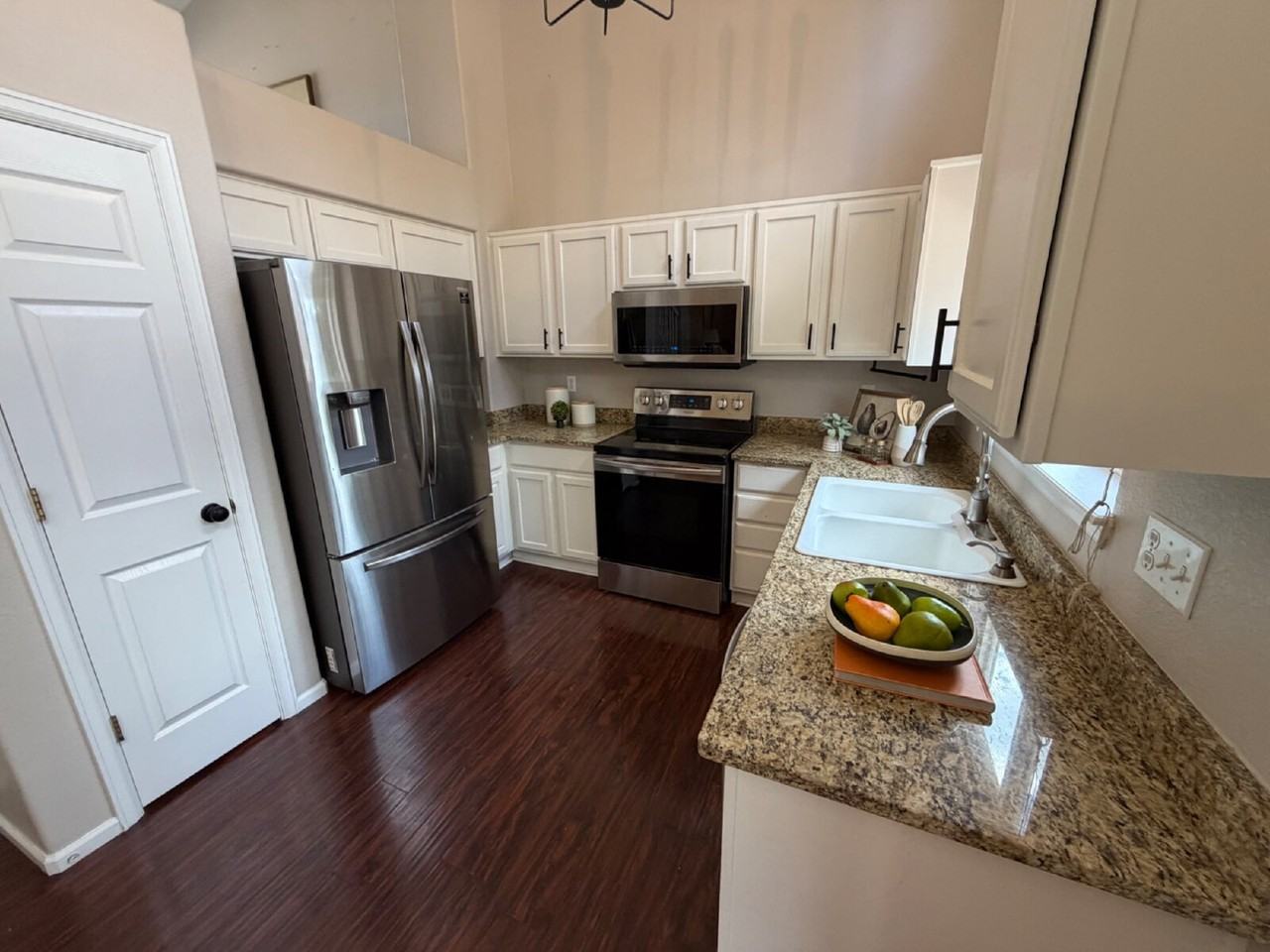 4238 Brookwood Pl - Photo 4 of 14