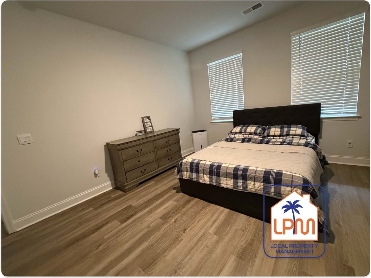 308 Founders Oak Way - Photo 4 of 16