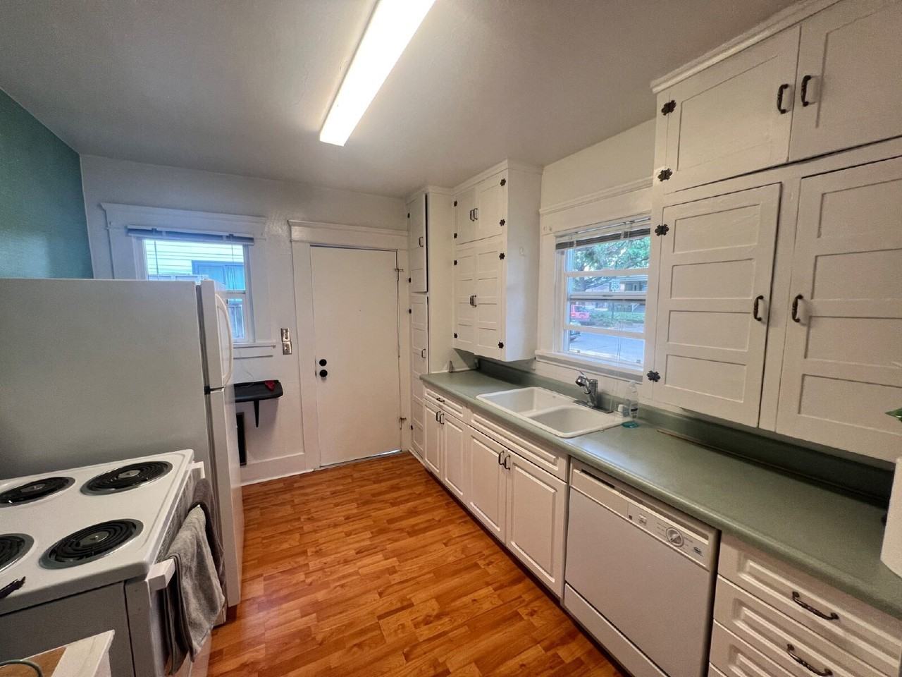 1610 Hilyard St - Photo 7 of 9