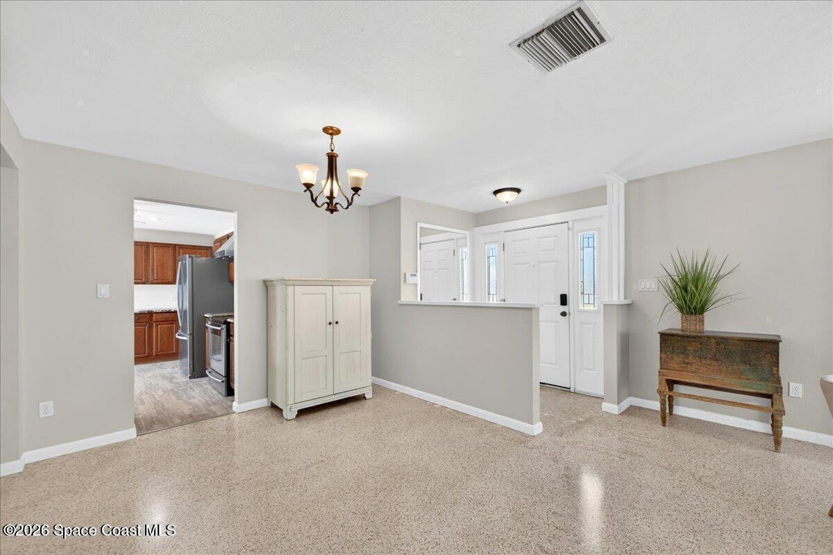 545 S Courtenay Pkwy - Photo 7 of 31