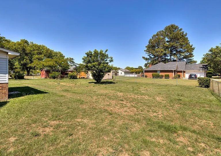 2605 Nicholson Dr - Photo 4 of 34