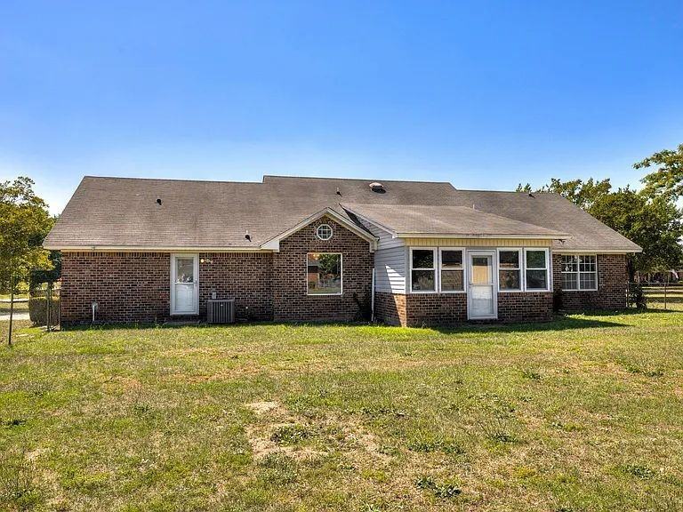 2605 Nicholson Dr - Photo 5 of 34