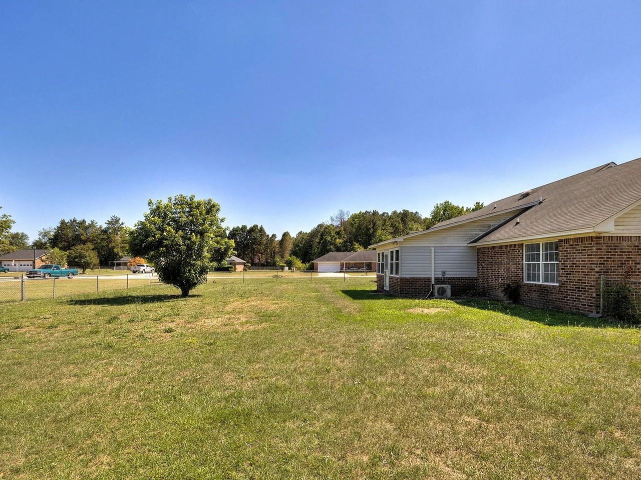 2605 Nicholson Dr - Photo 6 of 34