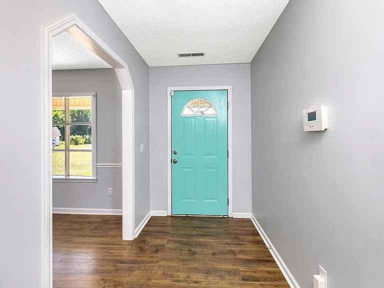 2605 Nicholson Dr - Photo 7 of 34