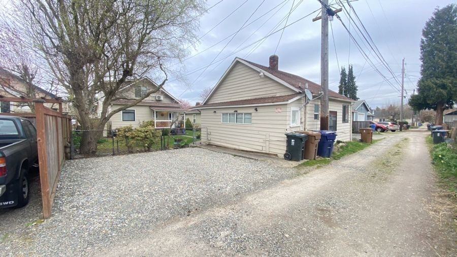 3116 1/2 N 8th St - Photo 2 of 19