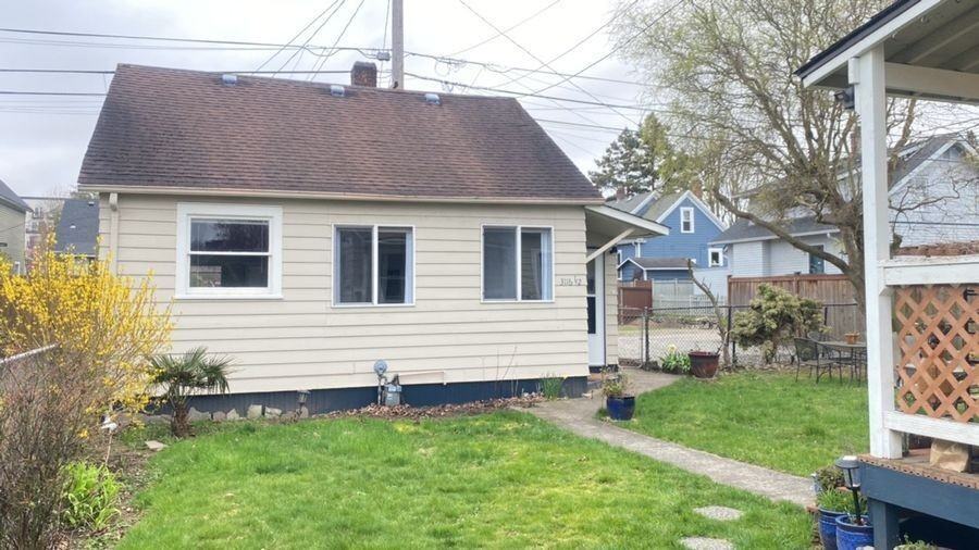 3116 1/2 N 8th St - Photo 3 of 19