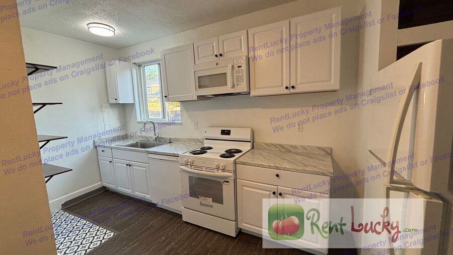 3116 1/2 N 8th St - Photo 4 of 19
