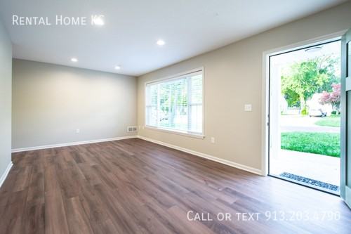 7620 Robinson St - Photo 7 of 23