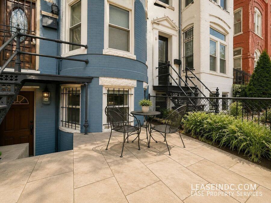 55 Quincy Pl Nw #B - Photo 2 of 15