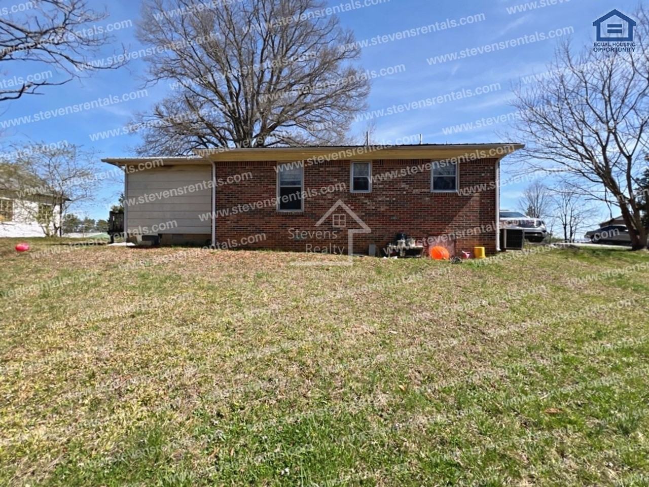 31 Gibson Ave - Photo 4 of 4