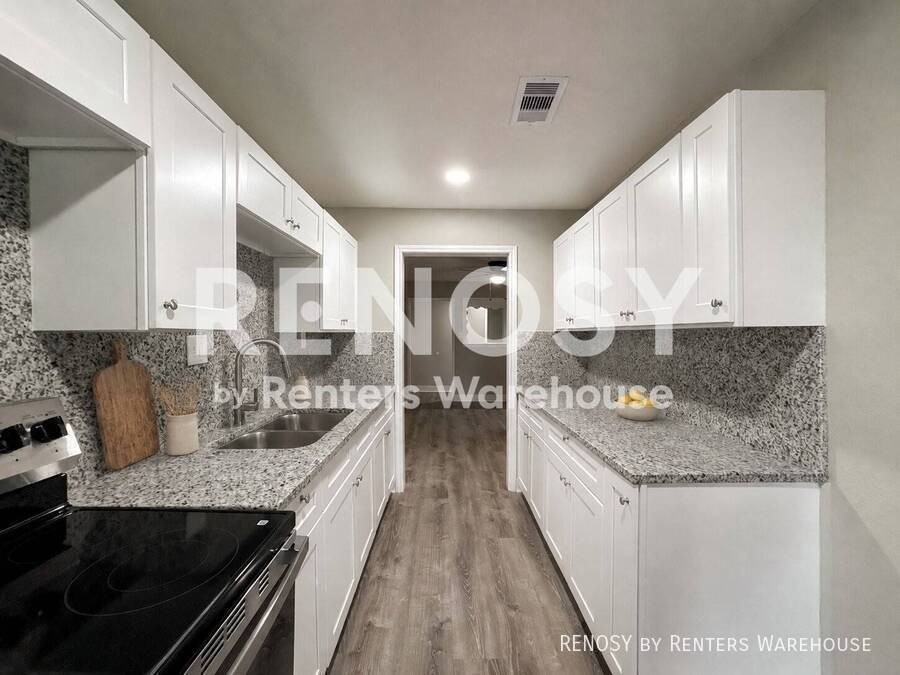 121 Lake Rd - Photo 2 of 47