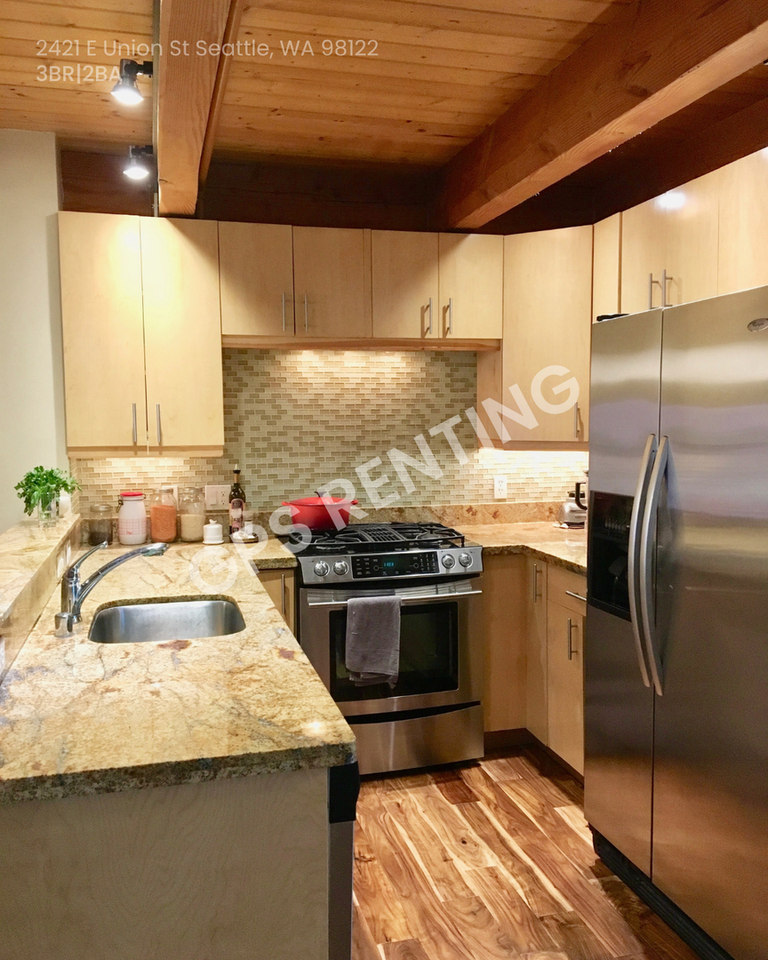 2421 E Union St - Photo 5 of 26