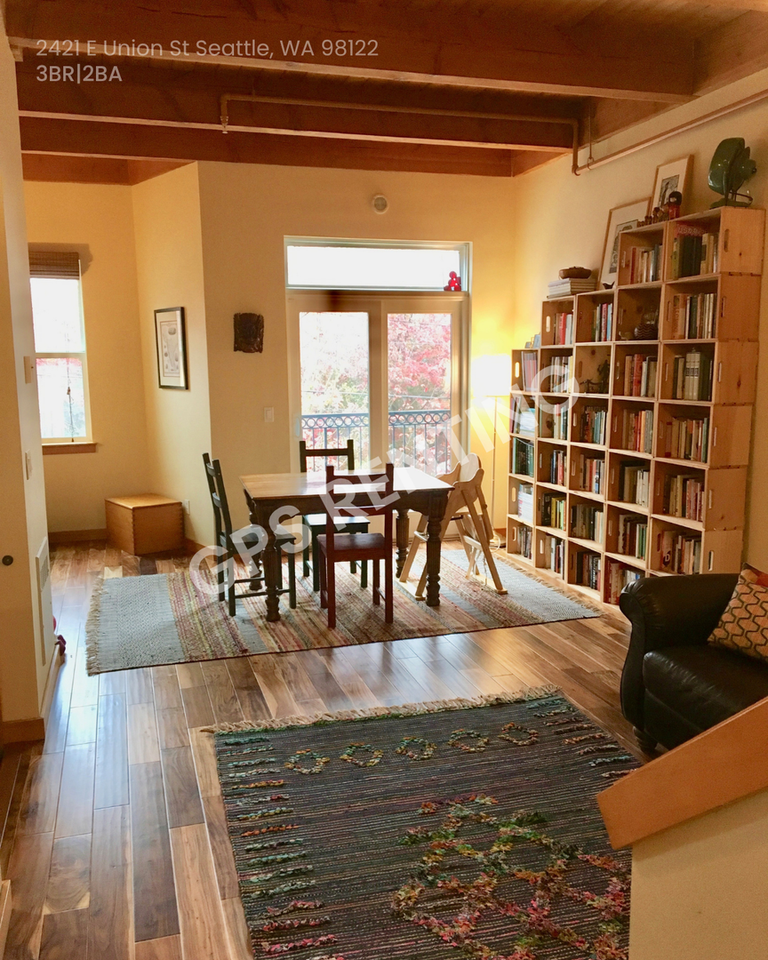 2421 E Union St - Photo 6 of 26