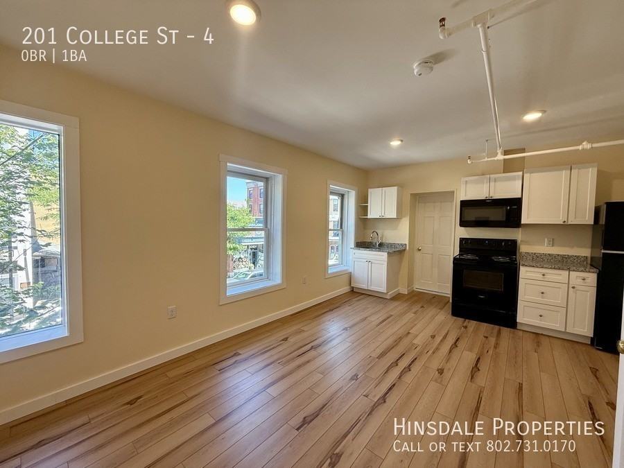 201 College St #4 - Photo 4 of 11