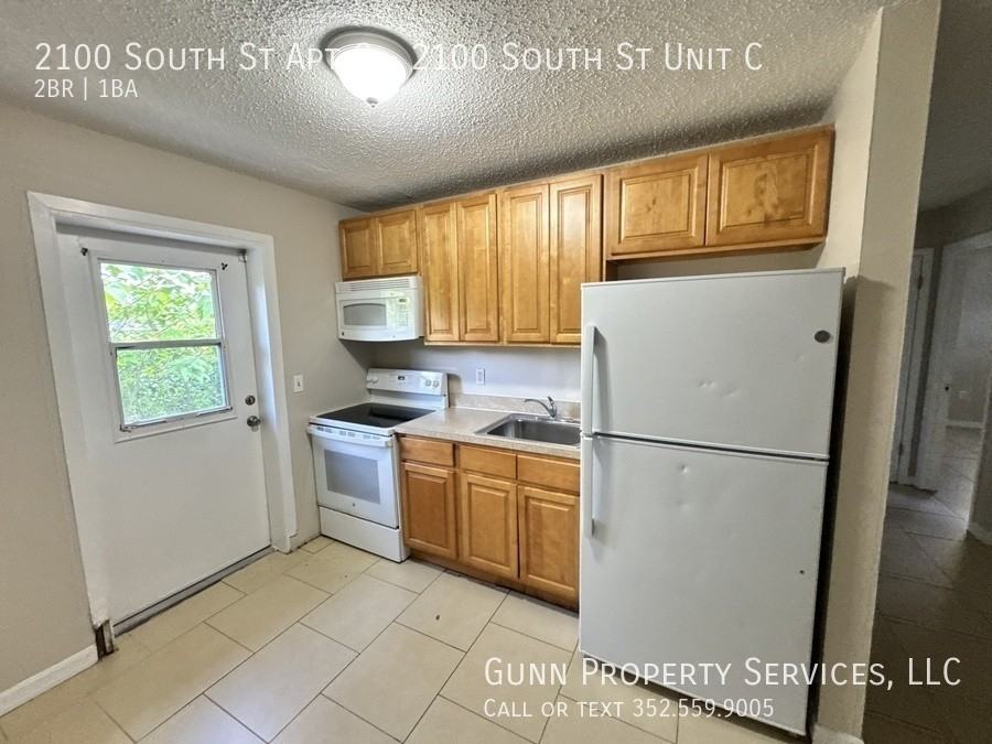 2100 South St Apt C - Photo 4 of 11