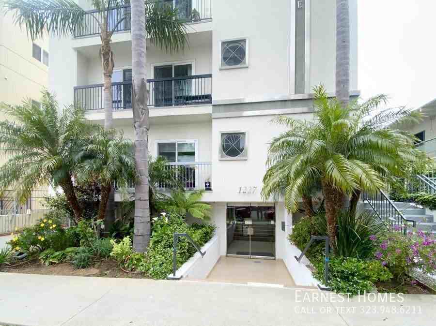 1227 Granville Ave