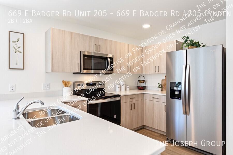 669 E Badger Rd Unit 205 - Photo 4 of 28
