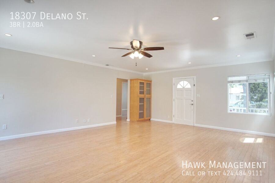 18307 Delano St - Photo 4 of 24