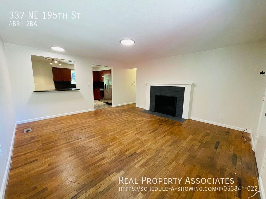 337 Ne 195th St - Photo 5 of 20