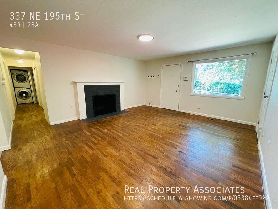 337 Ne 195th St - Photo 6 of 20