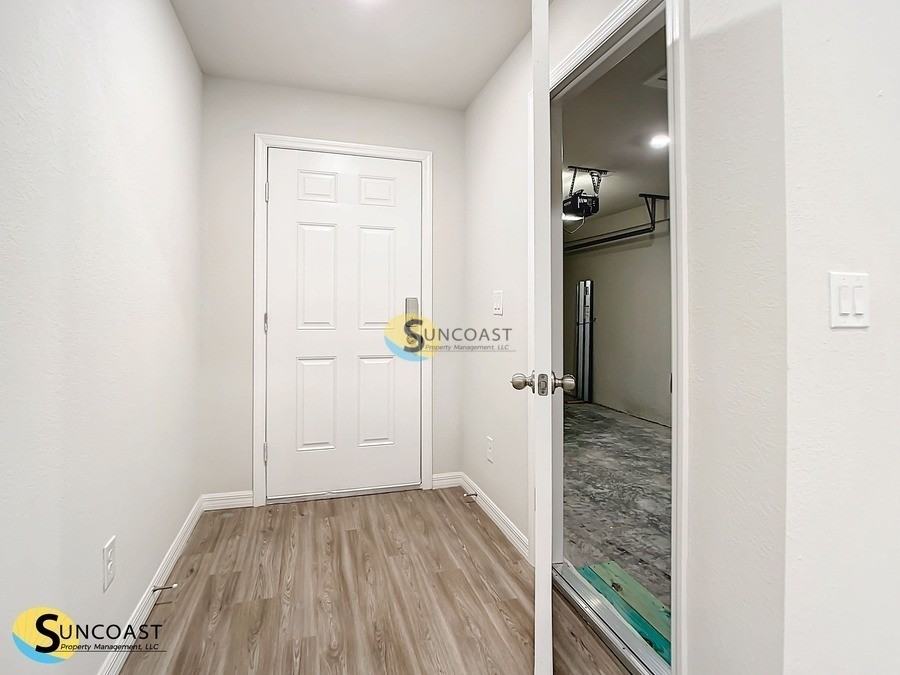 15581 Chamberlain Blvd - Photo 2 of 21