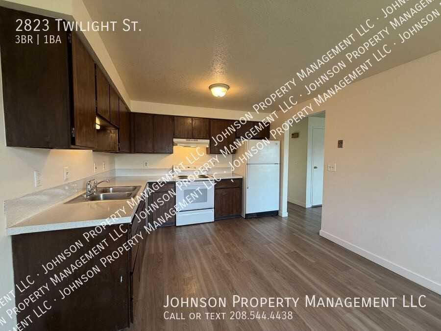 2823 Twilight St - Photo 2 of 18