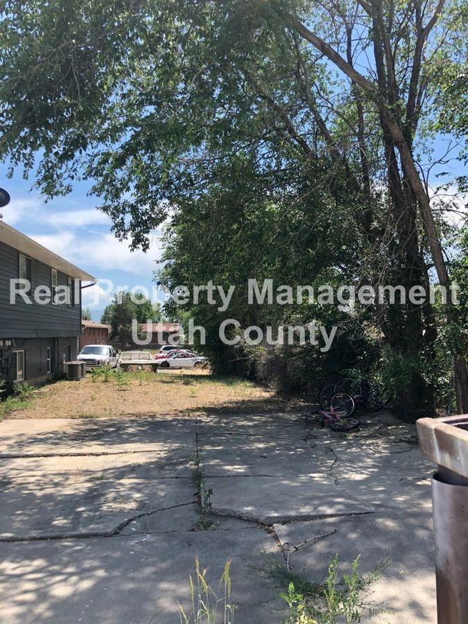 1052 S Ellen Cir - Photo 4 of 17