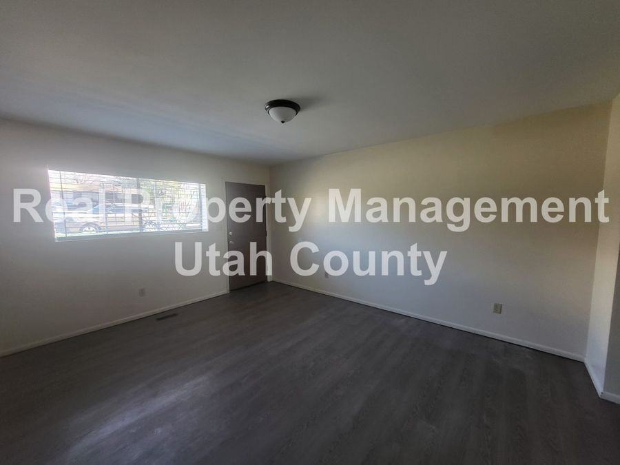 1052 S Ellen Cir - Photo 6 of 17