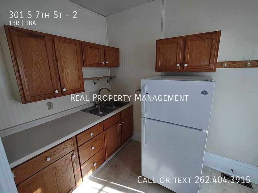 301 S 7th St #2 - Photo 2 of 9
