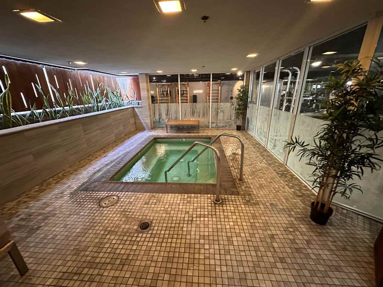 1443 N. Fuller Avenue - Photo 6 of 41
