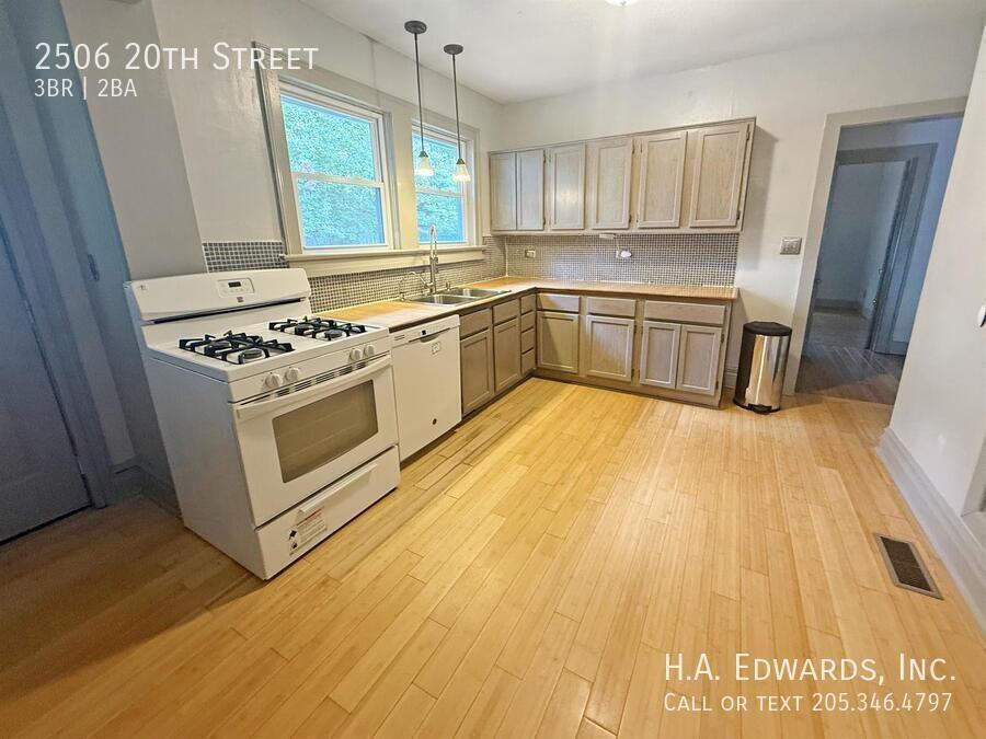 2506 20th St - Photo 6 of 16