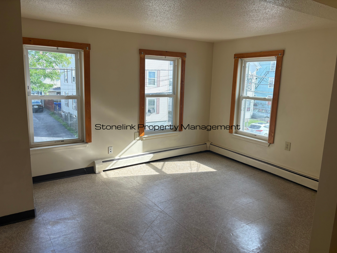 91-97 Hedley Avenue - Photo 2 of 17