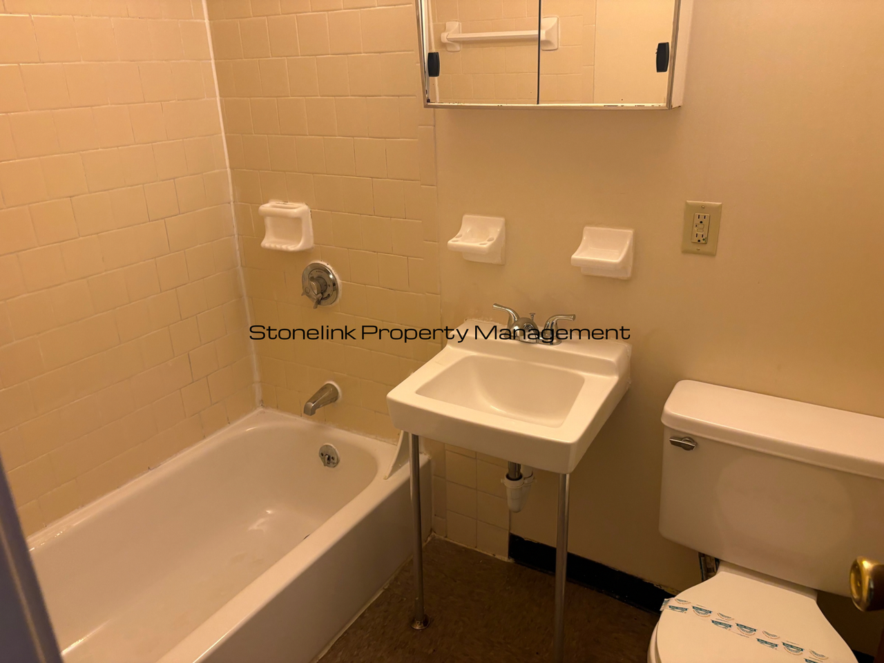 91-97 Hedley Avenue - Photo 6 of 17