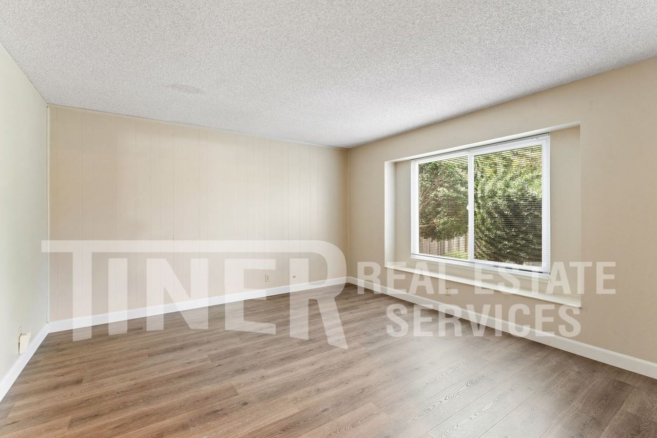 2267 La Grama Dr - Photo 3 of 26
