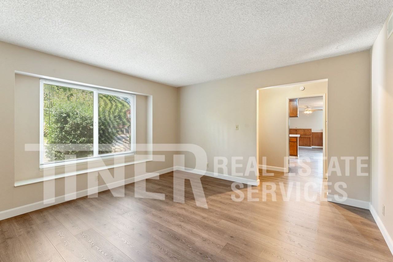 2267 La Grama Dr - Photo 4 of 26
