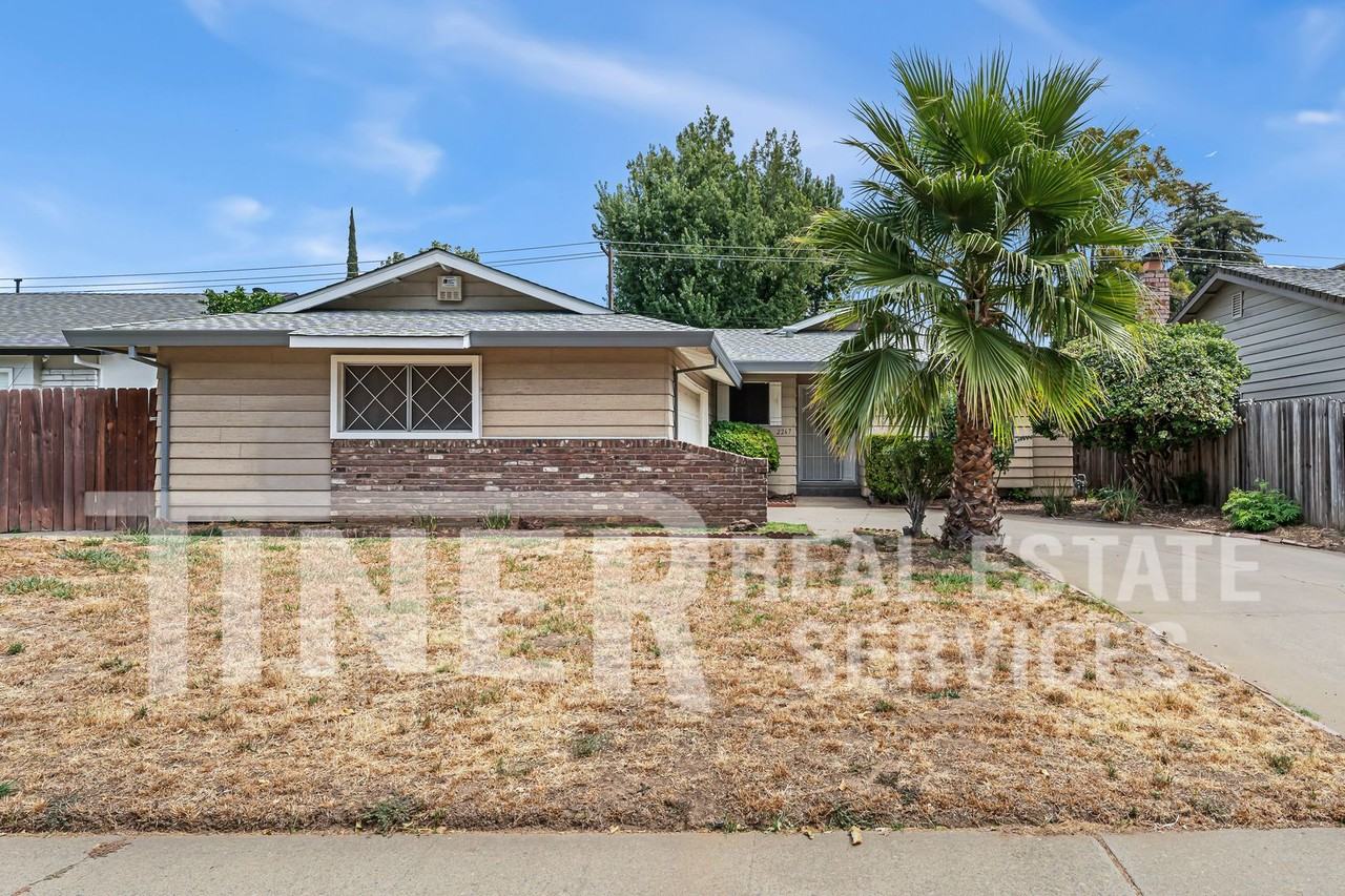2267 La Grama Dr - Photo 5 of 26