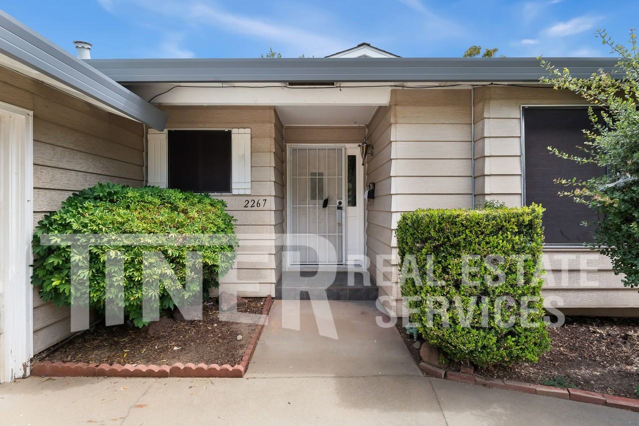 2267 La Grama Dr - Photo 6 of 26