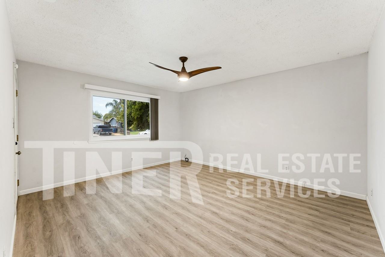 3729 Moonbeam Dr - Photo 2 of 23