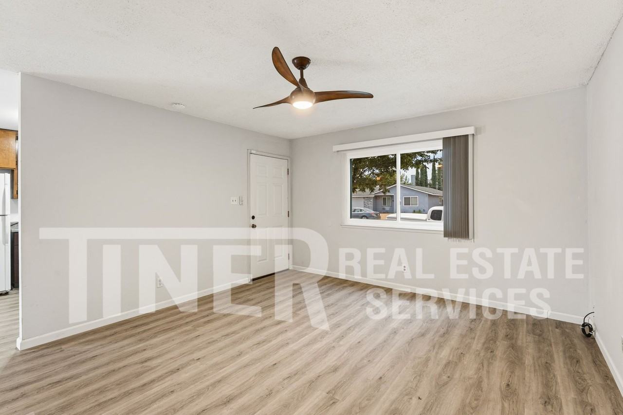 3729 Moonbeam Dr - Photo 4 of 23