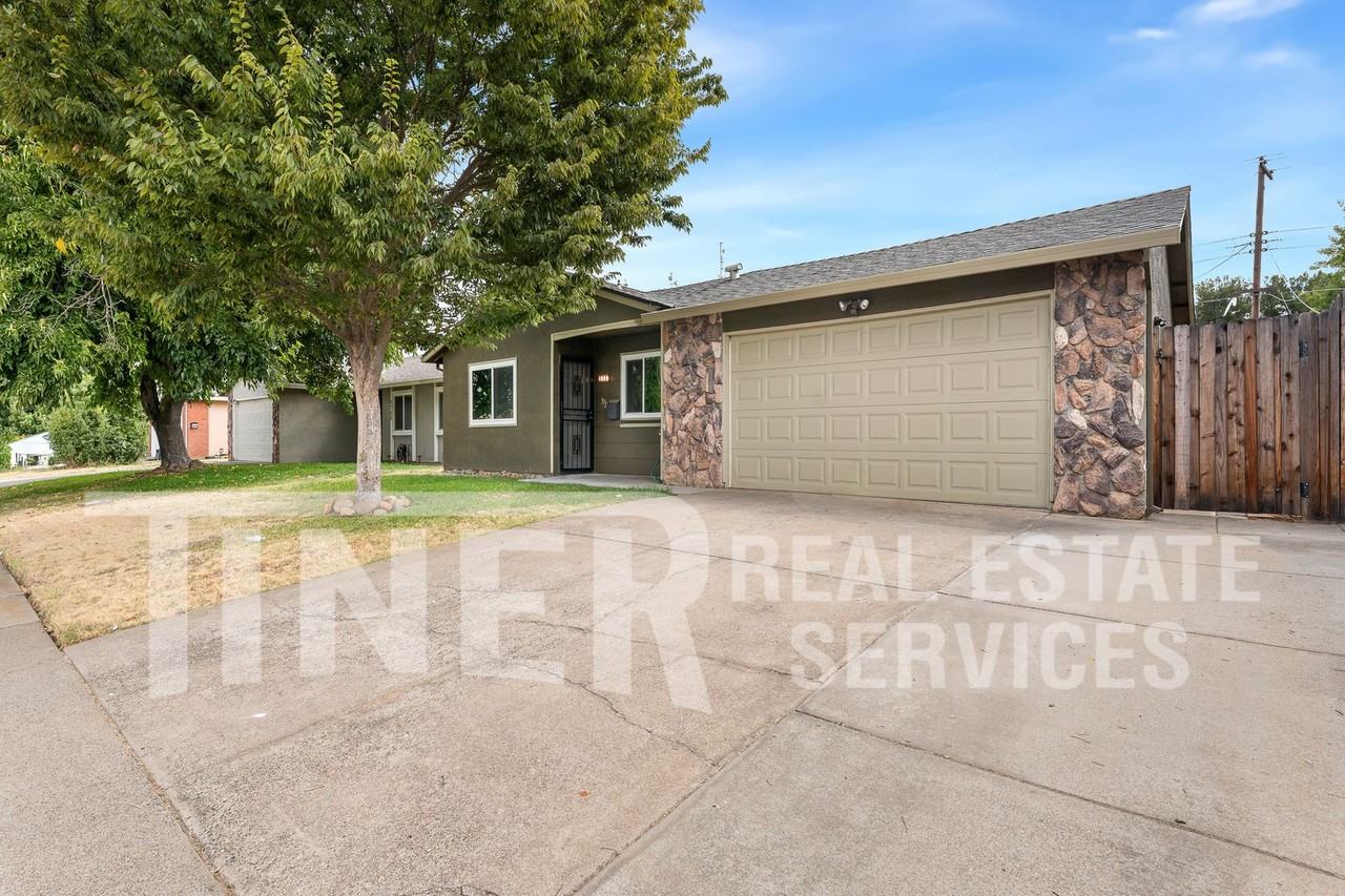 3729 Moonbeam Dr - Photo 5 of 23