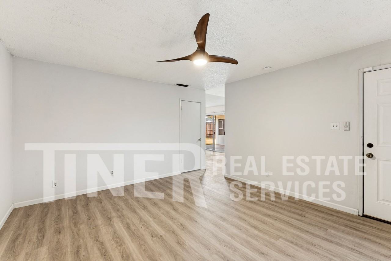 3729 Moonbeam Dr - Photo 7 of 23